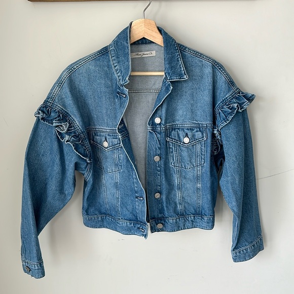 Mavi Jeans Co. Cropped Ruffle Jean Jacket NWOT - size Small - Picture 1 of 6